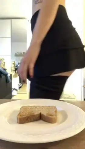 anyone want to eat toast?