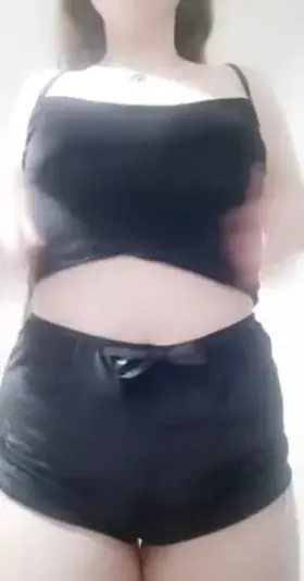 Hi I'm Ali 💜 Cute and naughty 18 yo redhead girl ready to please you🥵Very interactive with fans🤪Subscribe to see SOLO CONTENT 😋 B/G😋 TOYS 😋 I love to do customs 💜 SPH😋 DICK RATES😋 JOI😋AGE PLAY😋SUB/DOM😋 Subscribe now for a welcome video🚨👇