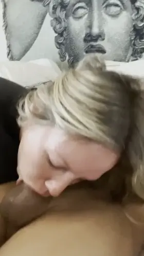 Even the drawing on wall is gooning