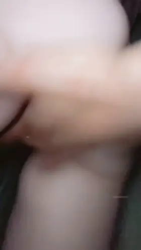 I can’t help but squirt when I’m getting finger fucked!!