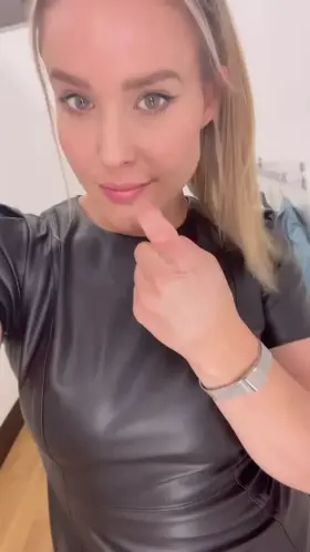 Let’s see how leather looks on these curves