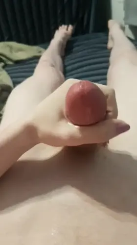 Had a bunch of men sending me pics, it was so hot I couldn't hold back!