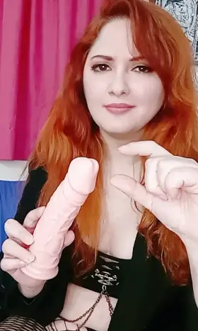 Hi beta, here's ir your Alpha Redhead Goddess. Say HI, GODDESS if you wanna get my attention 😏