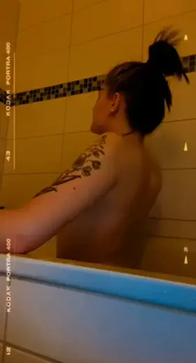 Would you mind sitting behind me to eat and fuck me?