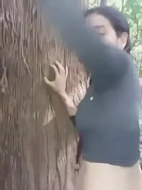 [Must watch]Very cute girl has fun in dense forest😍😘🥰