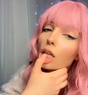Finger sucker 😋