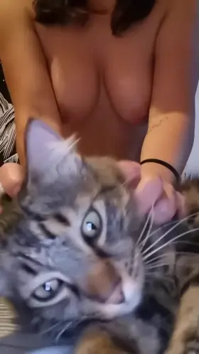For my first post here, I wanted to show you both, my boobs and my pussy 😸