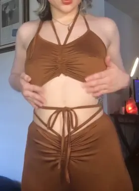 5’1 eager goth gf here ☺️🖤 I love when my pale ass turns pink ;)