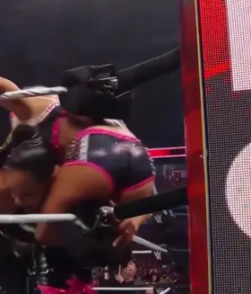 Alexa Bliss sexy booty