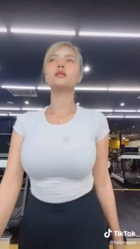 I was fat, so i obtained a swap spell and went to the gym. i saw this fit dude with a hot gym partner and used the spell to possess to gym dude but i some how ended up in his sexy gym partner. however over time, i really enjoy being a fit girl, but these tits are both a blessing and a curse.