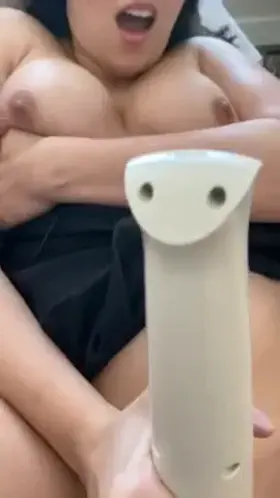 I almost break her fingers every time I cum 😈