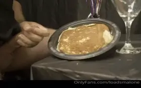 who’s eating ? 🍴