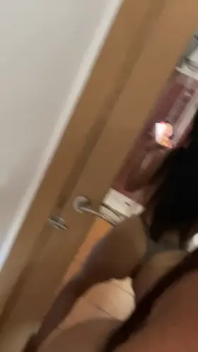 If you stopped scrolling you have to describe my ass in one word