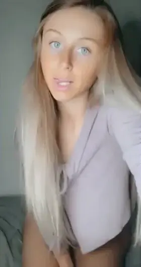 [F22] Anyone to spank this ass ?