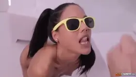 Apolonia Lapiedra Facial