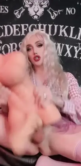 I wanna hear my balls clapping against your ass