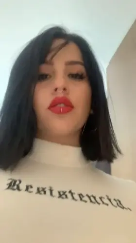 Feeling a bit naughty today 💦🥵 Check my profile if you wanna see me naked 😈