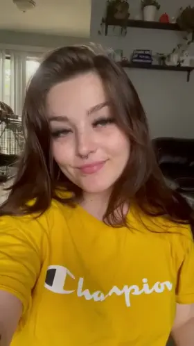 Would you rather eat or fuck? 🙈