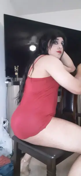 Ass cheeks for BBC. 🤤