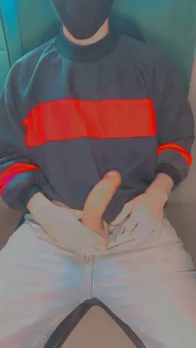 Rate my bigdick. Show me support at OF and I'll consider showing my face soon❗❗ 😉