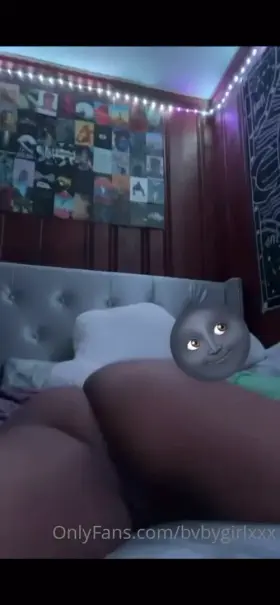 pussy so fat you can see it from the back 🤤 [sub to of for more content]