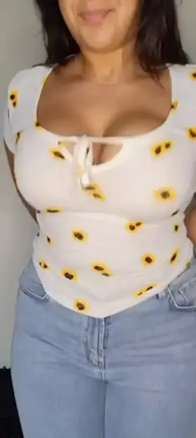 Can a 30yo kinky milf still give you a boner?