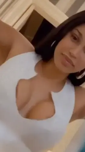 Cardi would definitely have a big dick 🥵