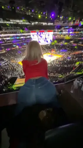 Might have to become a lakers fan now 🥵🍑