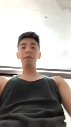 This briefs are very stretched 😏