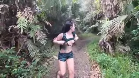 Flash the titties but don’t stop walking challenge :b