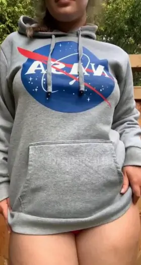 Houston, we have titties 🚀