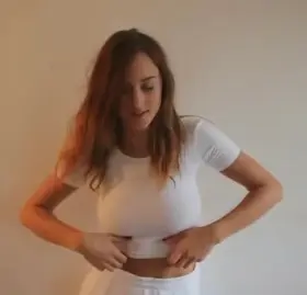 Teen Girl Showing Her Amazing Boobs