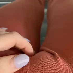 this is how i get my panties so wet 🤩 me rubbing my pussy at my office desk [selling] [us]