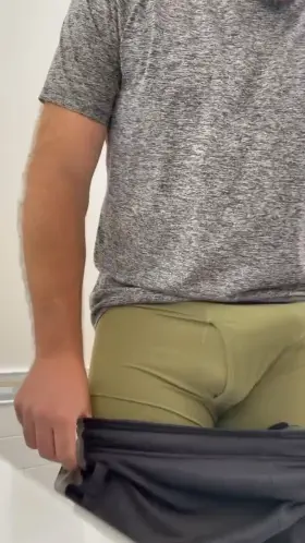 For all of you sorting new, here’s some married, dad cock. 🤫