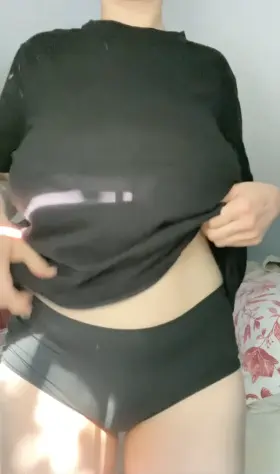 busting right out of my shirt 👅