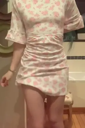 Just a petite girl that needs a hug 🥺💗 [19]