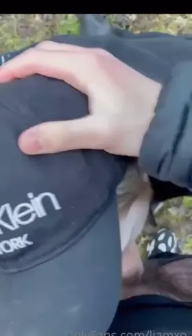 Sucking off my straight friend in the woods 🌲🤤🍆💦