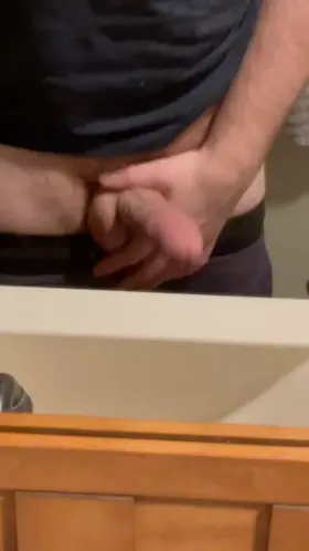 I love playing with my cock for people on Reddit