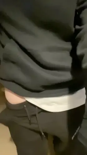 It’s Crazy What I Can Hide In My Sweatpants… 😦😏