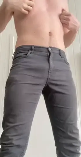 Mind the floor, it’s a bit wet 👼