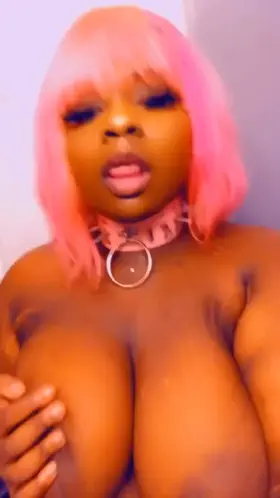 up arrow if you’d fuck a chubby chick like me :)