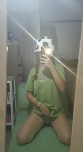 Daddy cannot know that I'm so horny, Would you say to my daddy? 😛