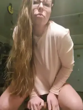 It is my pleasure to present this gif to...🥁...🤗😚