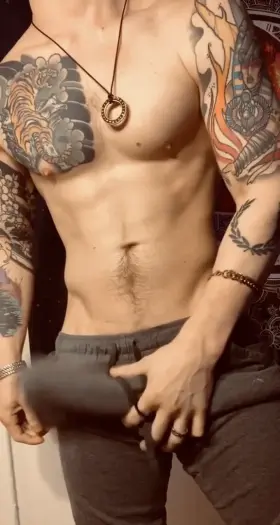 Men in sweatpants? Yes or no