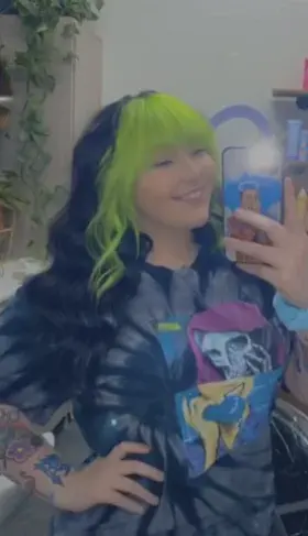 KayKayy17 twerking on snaaapchat