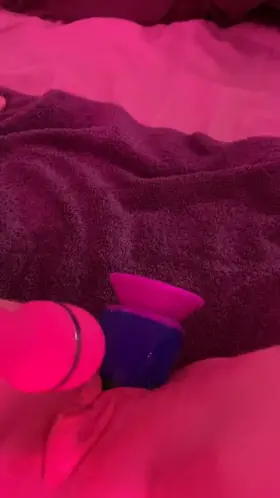 I gotta hold it in place otherwise it’s getting pushed out by my tightness 😅