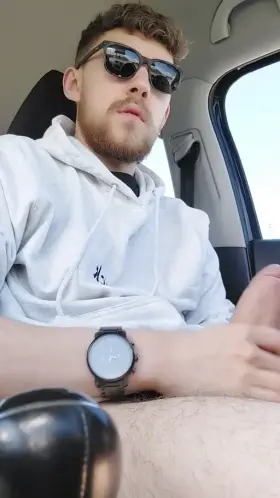 Does driving a manual make a guy more attractive?