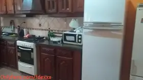 I was washing the dishes and my friend surprises me eating my ass 👅🍑 look at everything that happened later in my profile🥵