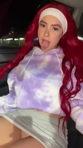 I love wearing no panties😛