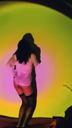 Never been top post here but thank you to those redditors who appreciate my body 😍